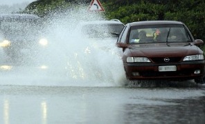 auto_pioggia_acqua_alta_296