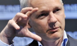 assange_primopiano_296