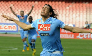 cavani_esulta_296