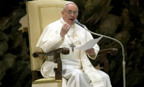papa_francesco_parla_296